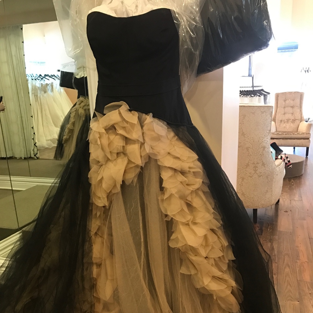 Vera Wang Joelle Couture Iconic Collection Dress